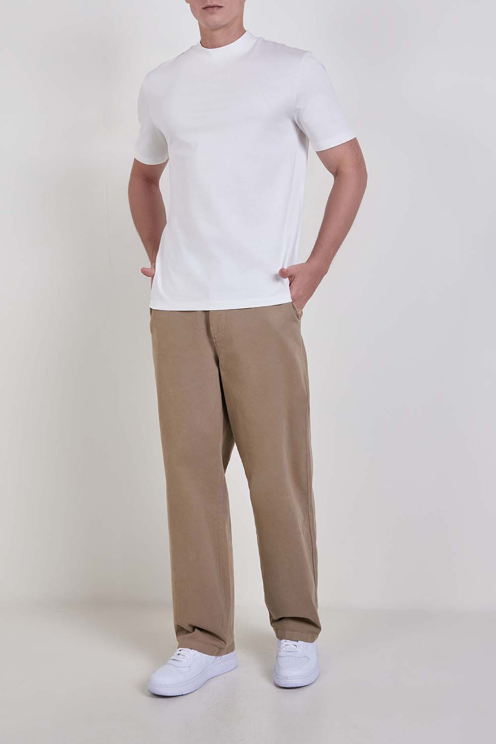 חולצת טי בגזרת סלים